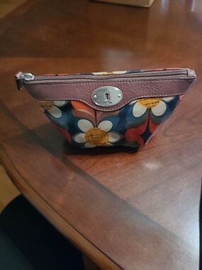 Fossil Key-Per Cosmetic Makeup Bag Ladybug Print Yellow Brown Leather Zip Pouch